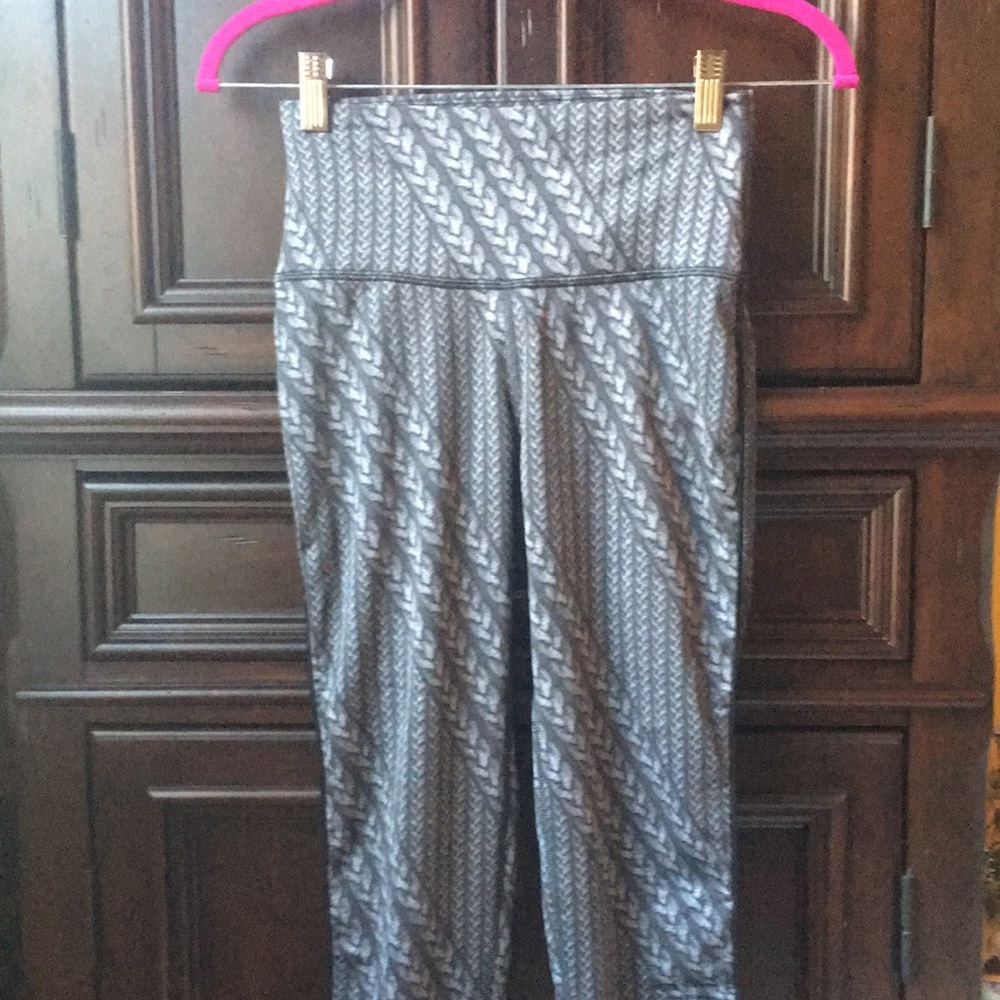 Aerie small grey legging.